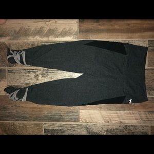 Victoria’s Secret PINK ultimate pocket crop